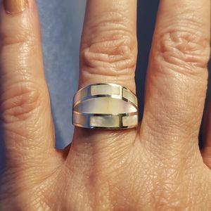 Sterling 925 silver and Mother of Pearl inlay ring